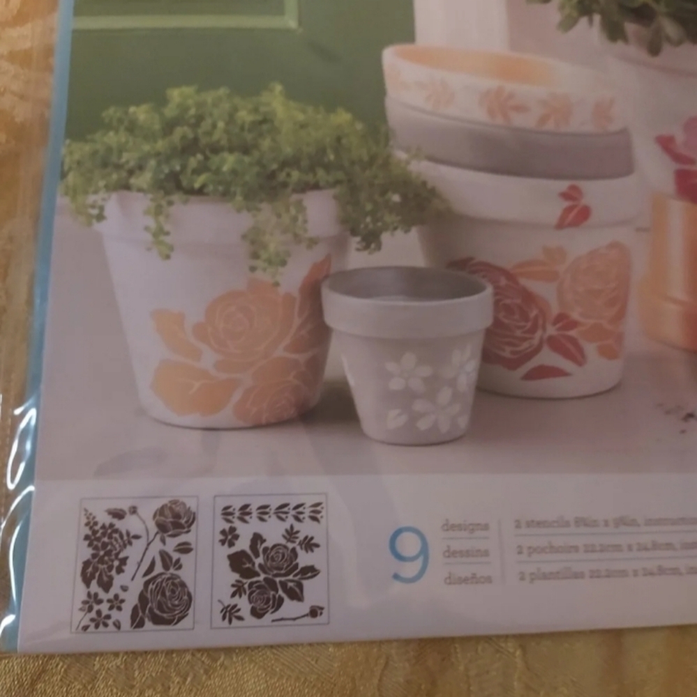 MARTHA Stewart Crafts 9 designs flours